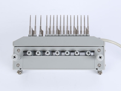 HH302三相國網(wǎng)背出線(xiàn)表座帶輔助端子（165MM-孔距，M8-螺桿）