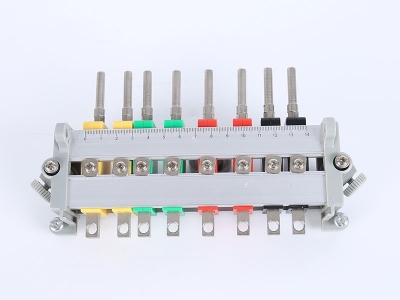 HH2018B三相鋁合金下出線(xiàn)表座（6滑塊：150、155MM孔距，8滑塊：165、180、200MM孔距，M8螺桿）